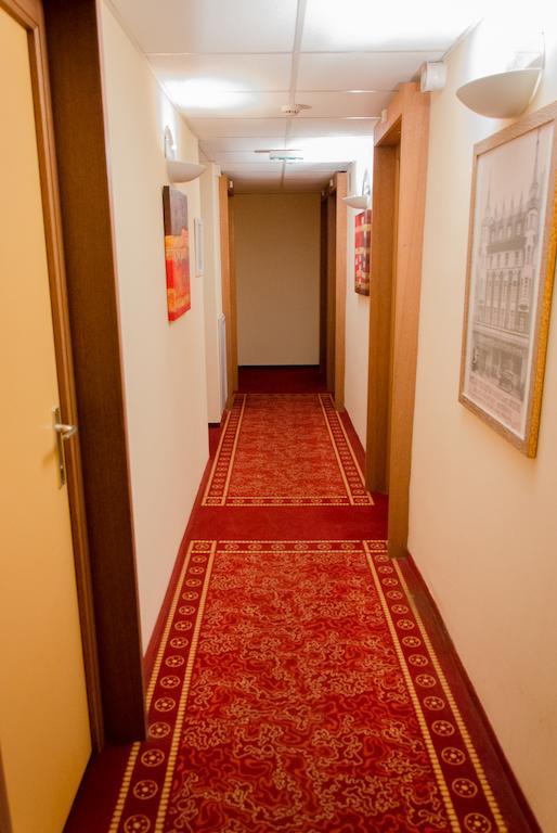 Le Vieux Beffroi Hotel Bethune Exterior photo