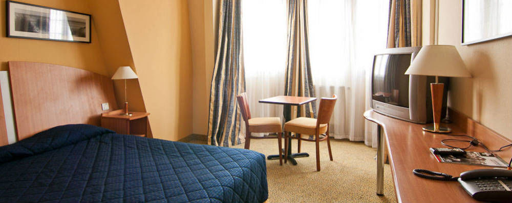 Le Vieux Beffroi Hotel Bethune Exterior photo